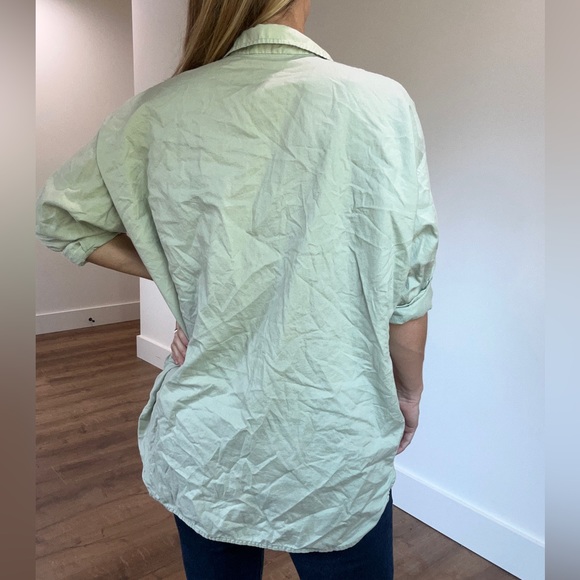 Everlane Relaxed Boyfriend Button Down Shirt in Neutral Sage Green - Size Small - Picture 6 of 8